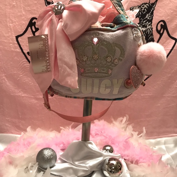 Juicy Couture Handbags - Rare 🦄adorable terry 💗cloth vintage crossbody purse 👛